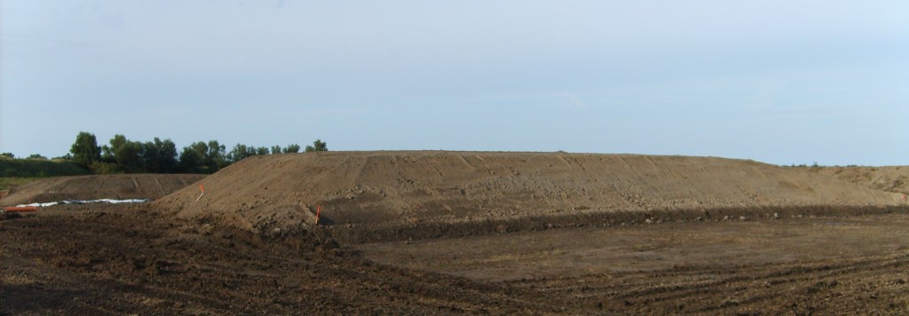 Dredged Materials in Dike Construction - Test Dike Construction